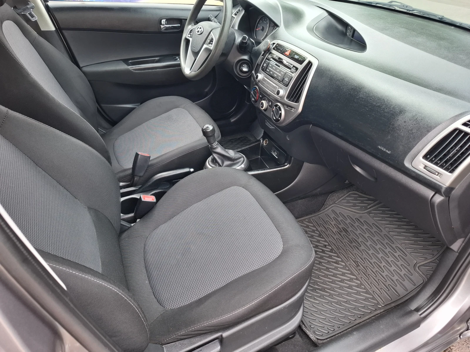 Hyundai I20 Бензин + газова уредба, снимка 7 - Автомобили и джипове - 55405320