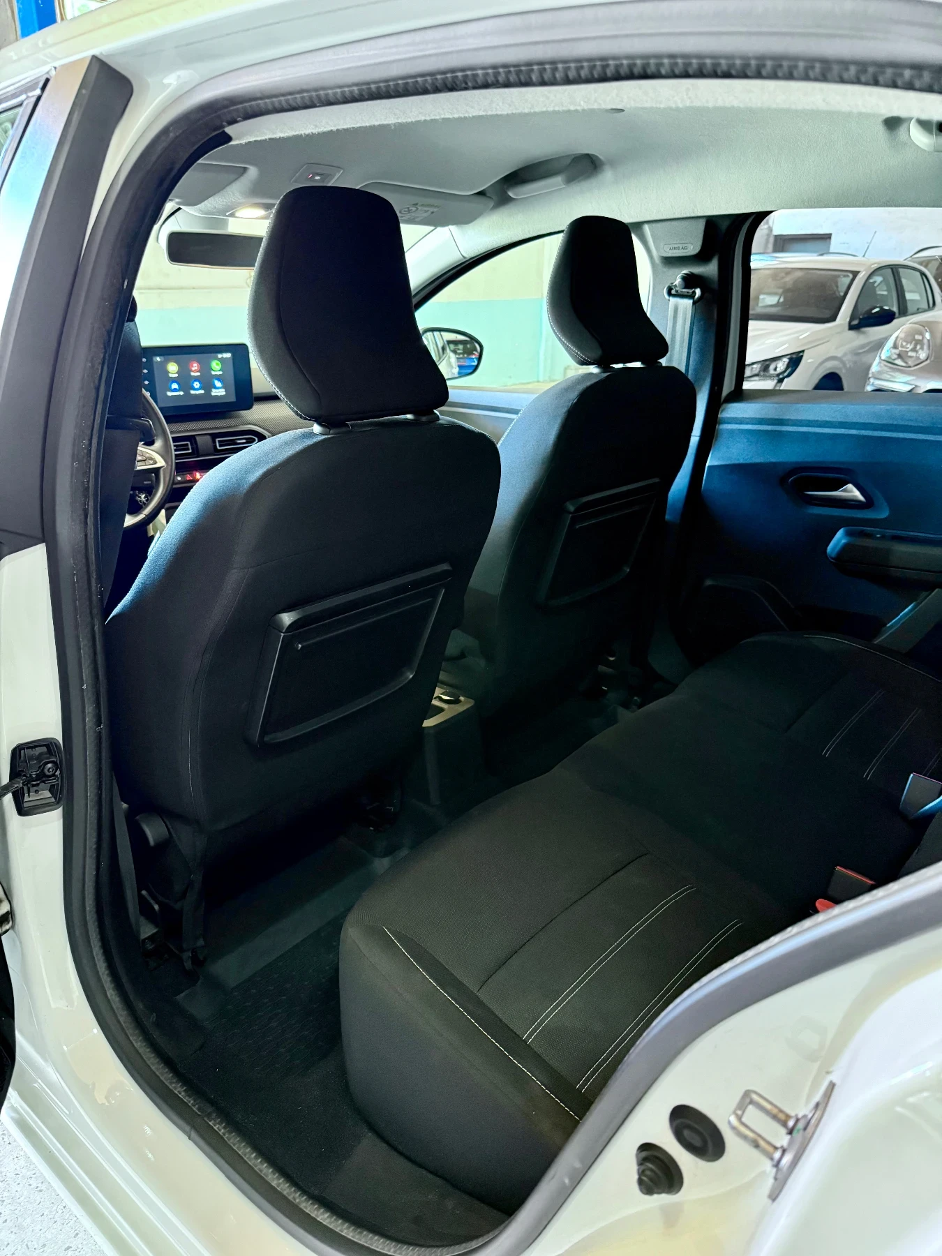 Dacia Logan TCe Автоматик 11.2021г.* ТОП Оборудване* Навигация, снимка 12 - Автомобили и джипове - 55421956
