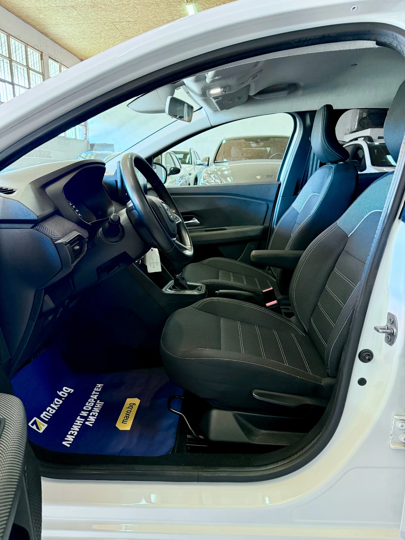 Dacia Logan TCe Автоматик 11.2021г.* ТОП Оборудване* Навигация, снимка 10 - Автомобили и джипове - 55421956