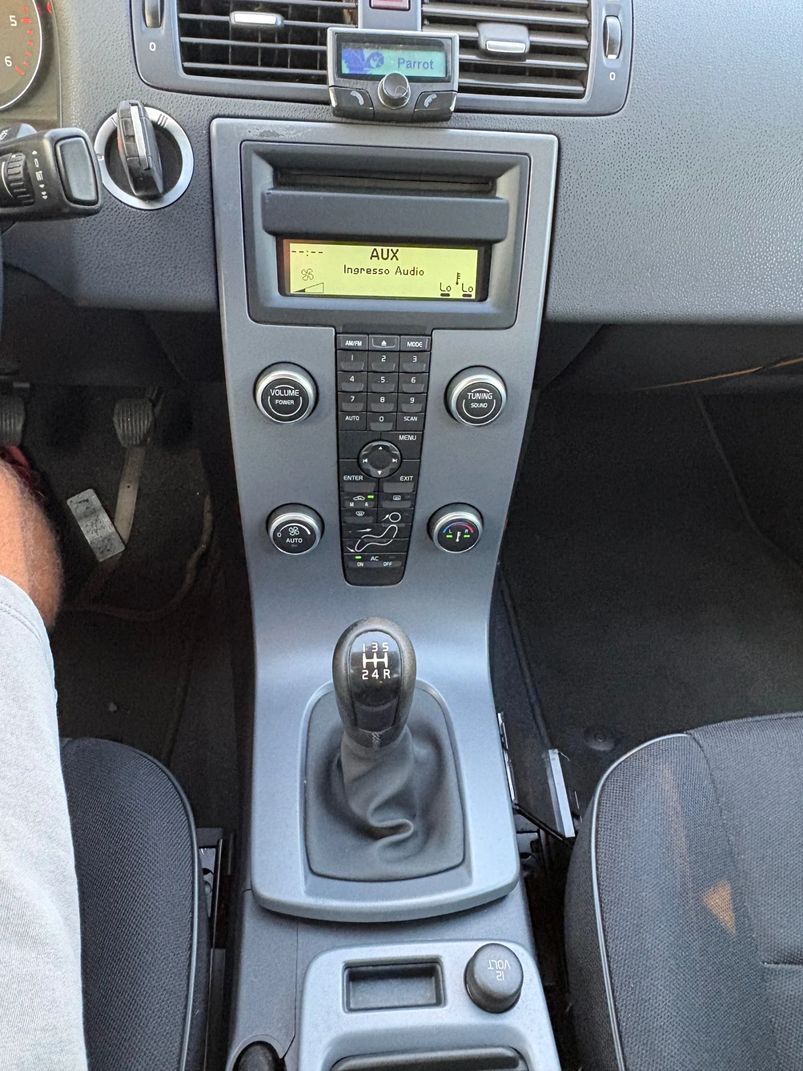 Volvo S40, снимка 8 - Автомобили и джипове - 55590647