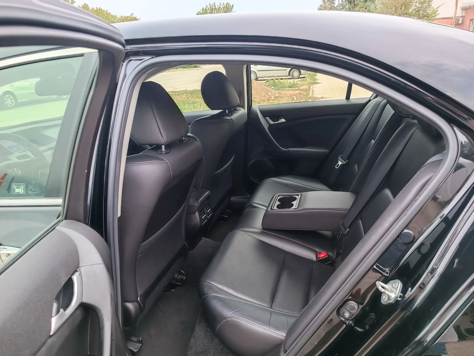 Honda Accord 2.4i-201кс-ШВЕЙЦАРИЯ-АВТОМАТ-FACELIFT-ДИСТРОНИК, снимка 9 - Автомобили и джипове - 55792586