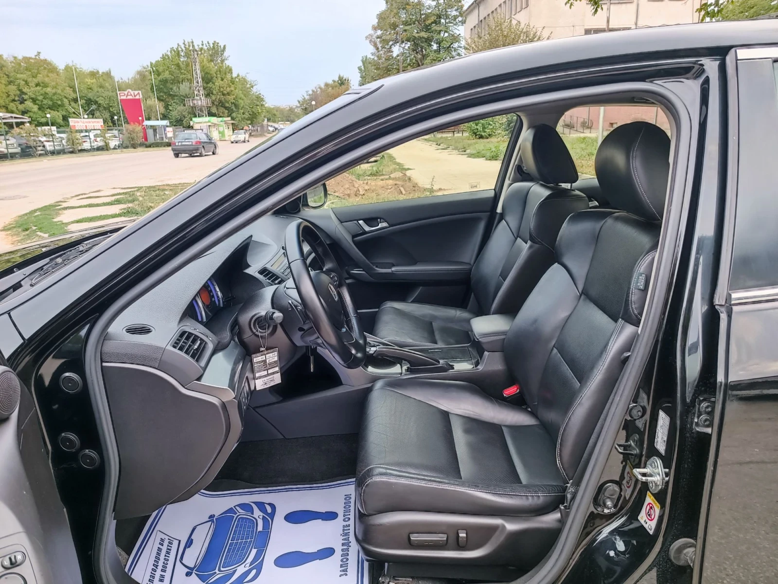Honda Accord 2.4i-201кс-ШВЕЙЦАРИЯ-АВТОМАТ-FACELIFT-ДИСТРОНИК, снимка 8 - Автомобили и джипове - 55792586
