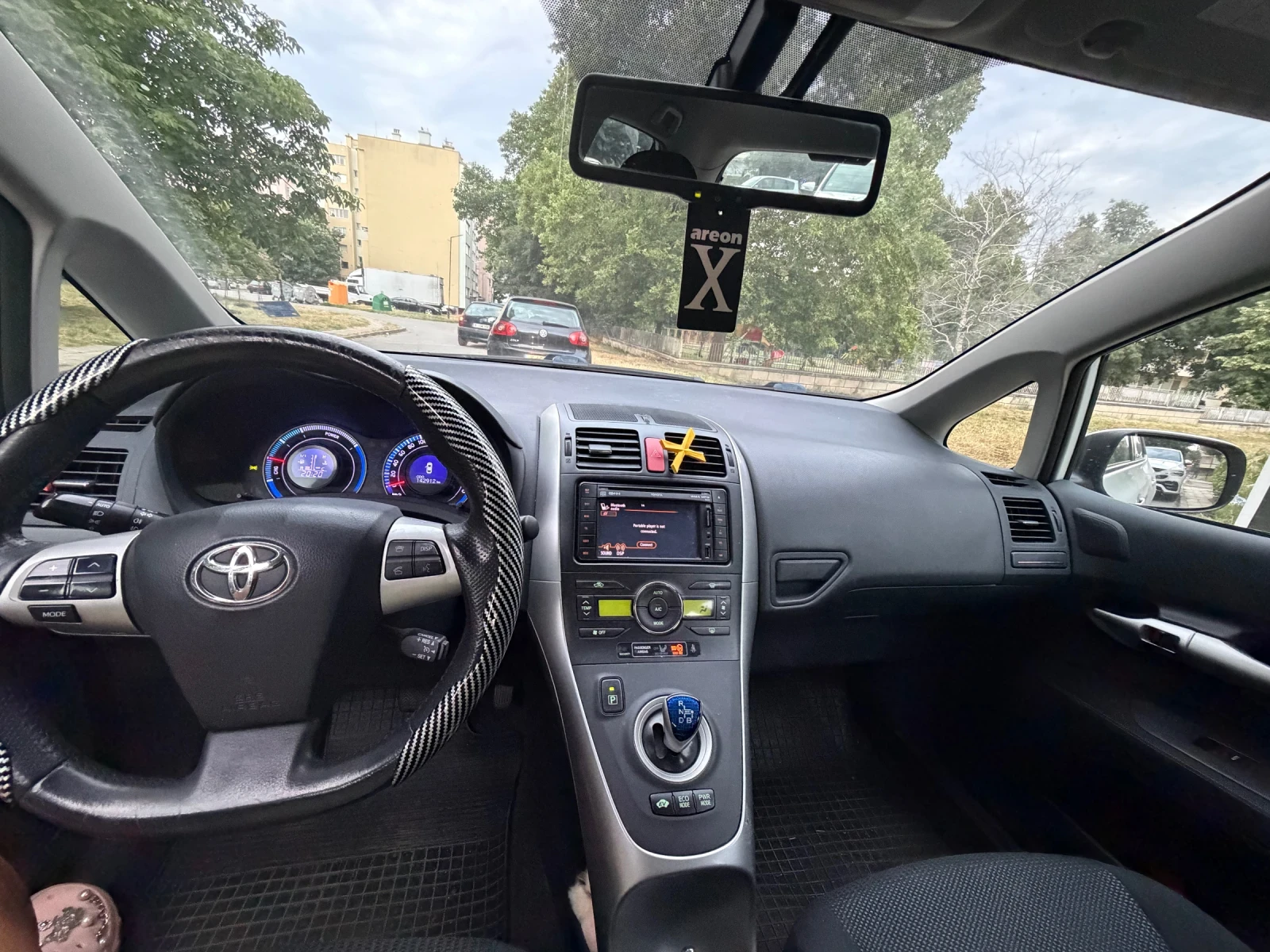 Toyota Auris 1.8 Hybrid, снимка 6 - Автомобили и джипове - 56022741