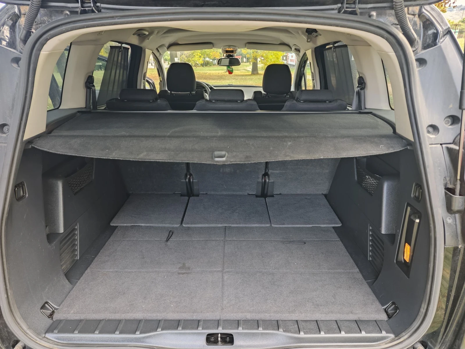 Peugeot 5008, снимка 13 - Автомобили и джипове - 56566069