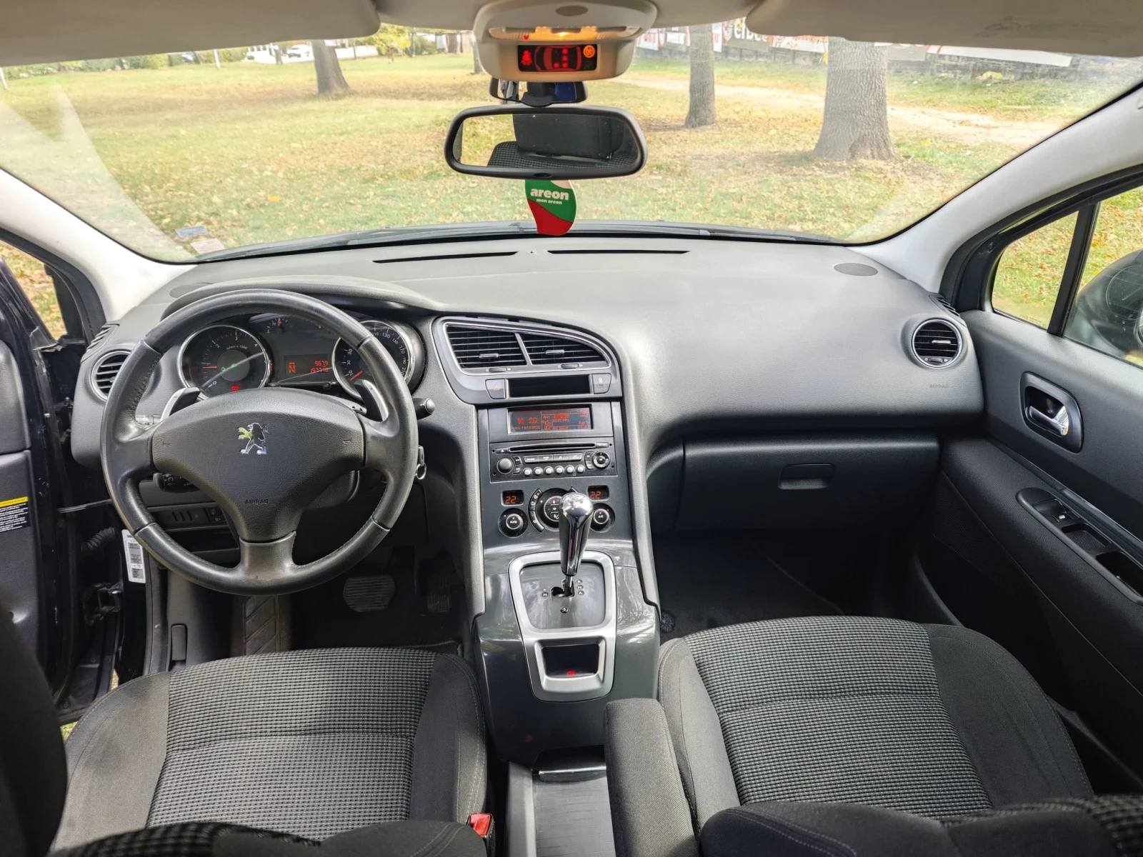 Peugeot 5008, снимка 14 - Автомобили и джипове - 56566069