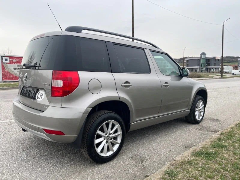 Skoda Yeti 2.0 TDI DSG Top, снимка 5 - Автомобили и джипове - 49611265