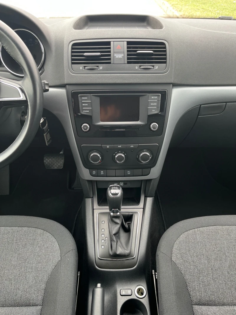 Skoda Yeti 2.0 TDI DSG Top, снимка 14 - Автомобили и джипове - 49611265