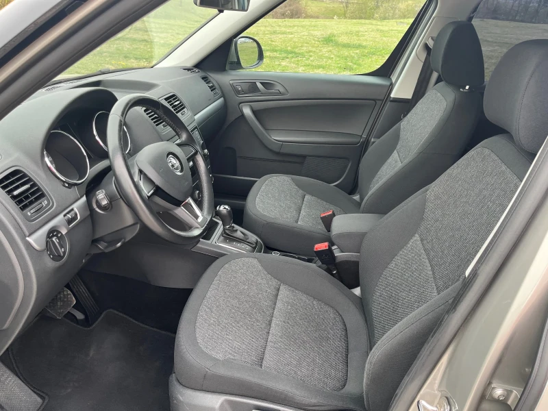 Skoda Yeti 2.0 TDI DSG Top, снимка 15 - Автомобили и джипове - 49611265