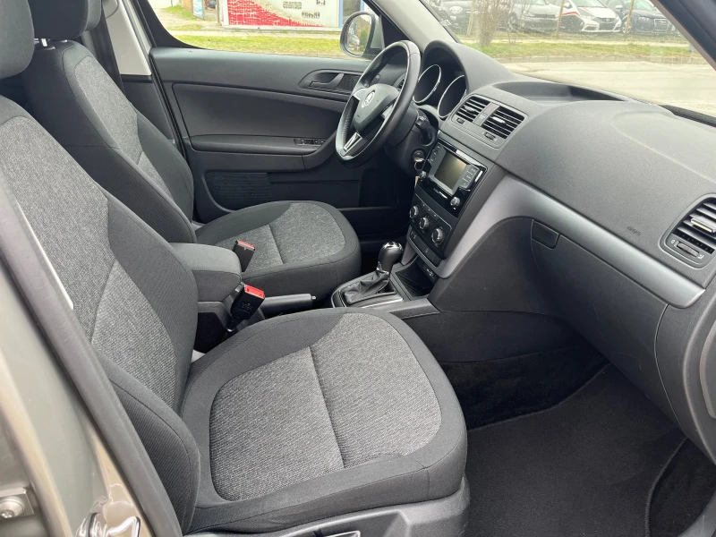 Skoda Yeti 2.0 TDI DSG Top, снимка 8 - Автомобили и джипове - 49611265