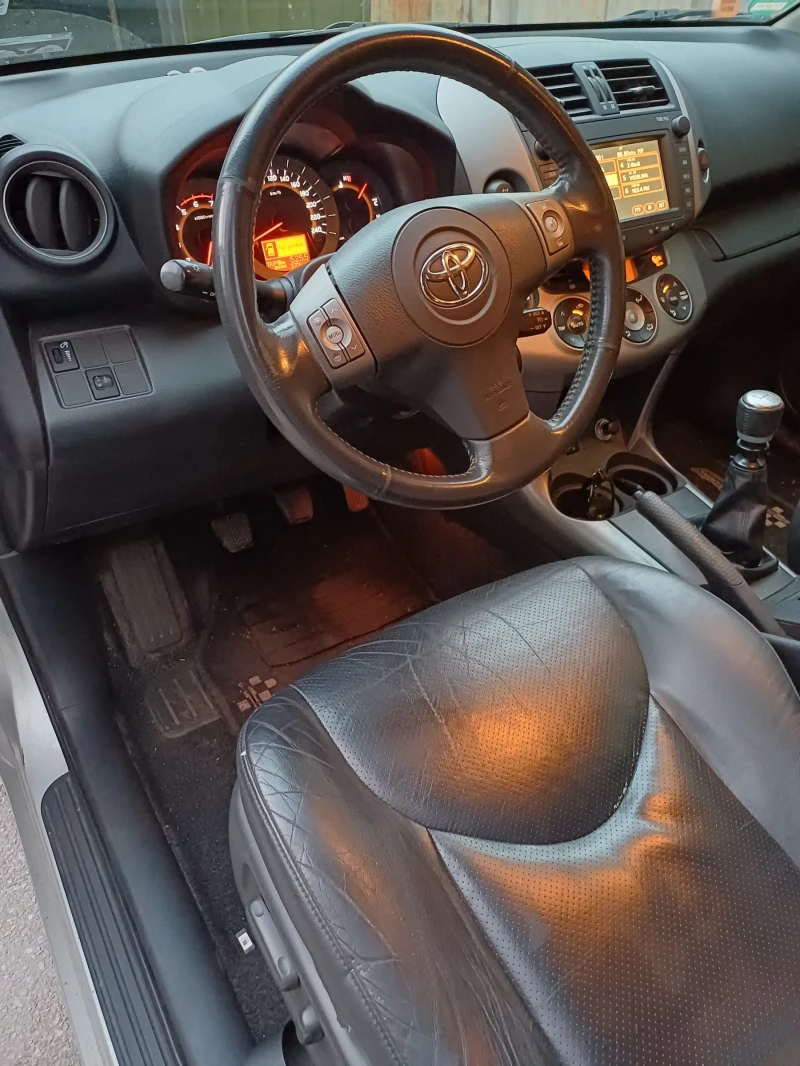 Toyota Rav4, снимка 2 - Автомобили и джипове - 52530515
