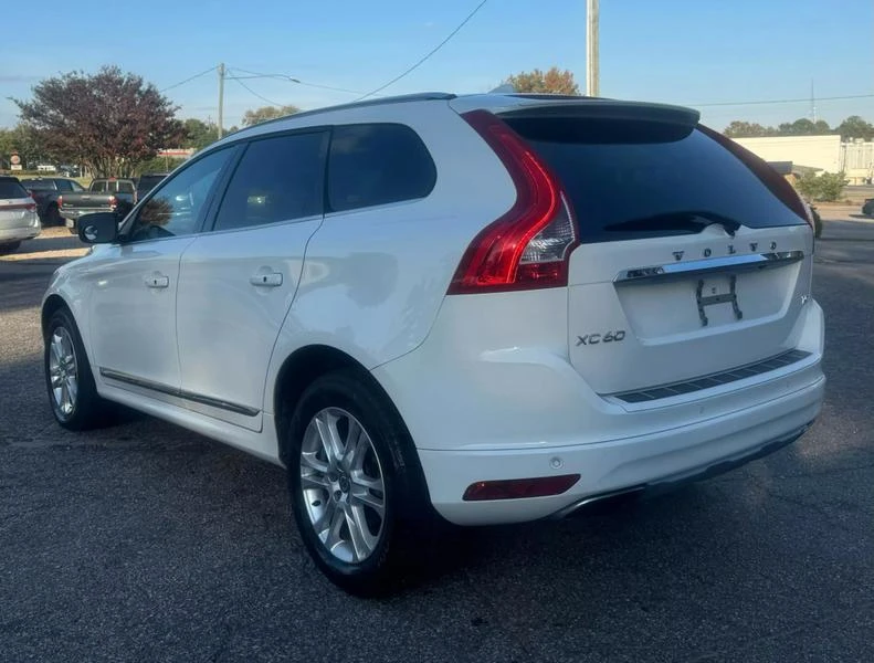 Volvo XC60 T5 Premier* Панорама* Кожа, снимка 4 - Автомобили и джипове - 48402716