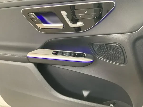 Mercedes-Benz GLC 300 e Coupe 4Matic = AMG Line = Advanced Plus Гаранция, снимка 5 - Автомобили и джипове - 53094659