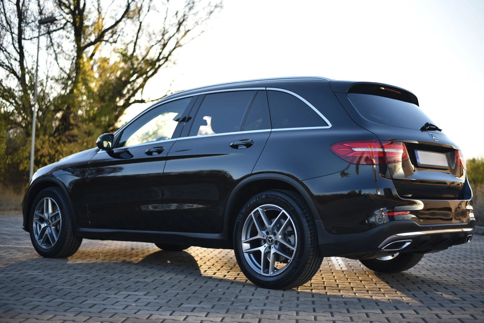 Mercedes-Benz GLC 350 4MATIC / AMG package - изображение 4