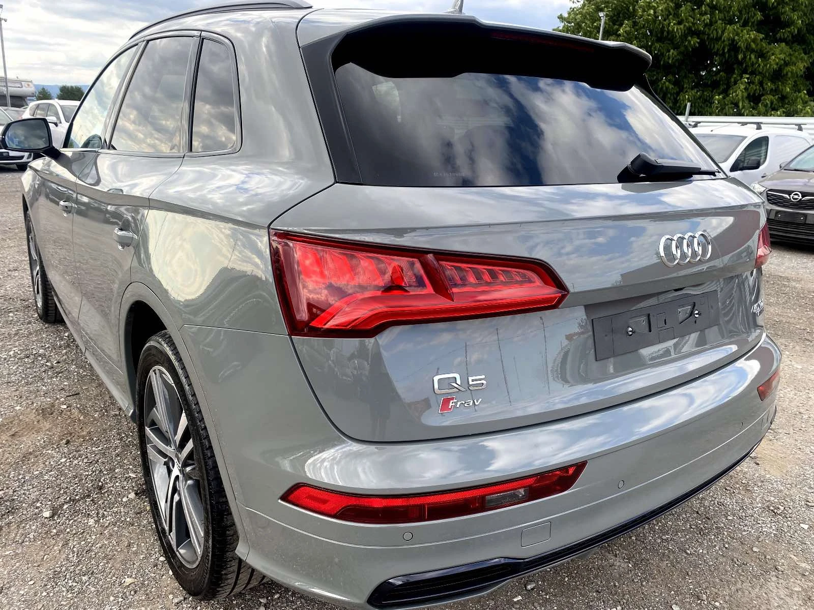 Audi Q5 40TDI 3xSline Nardo Grey---Перфектен--- - изображение 3