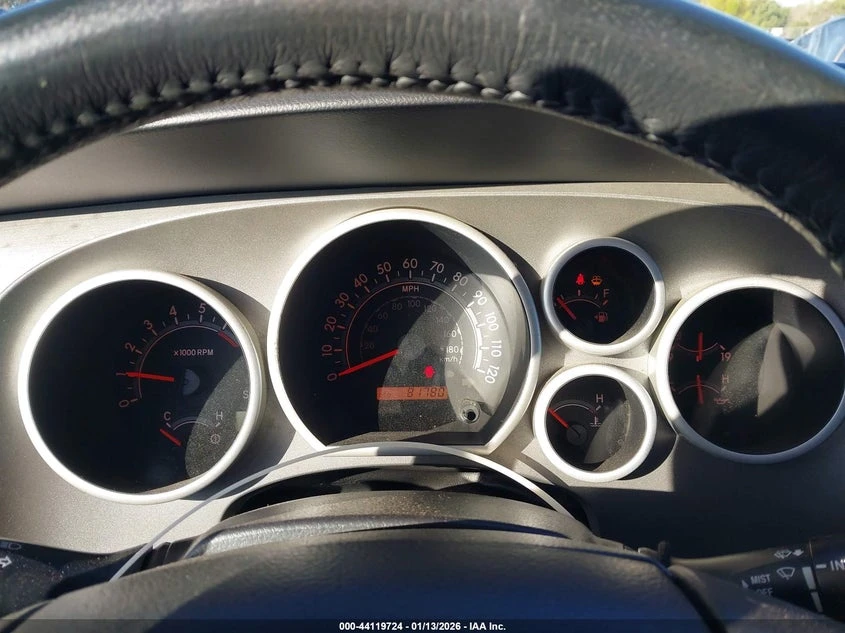 Toyota Sequoia 5.7L V-8 DOHC, VVT, 381HP 4X2 Drive, снимка 7 - Автомобили и джипове - 53829140