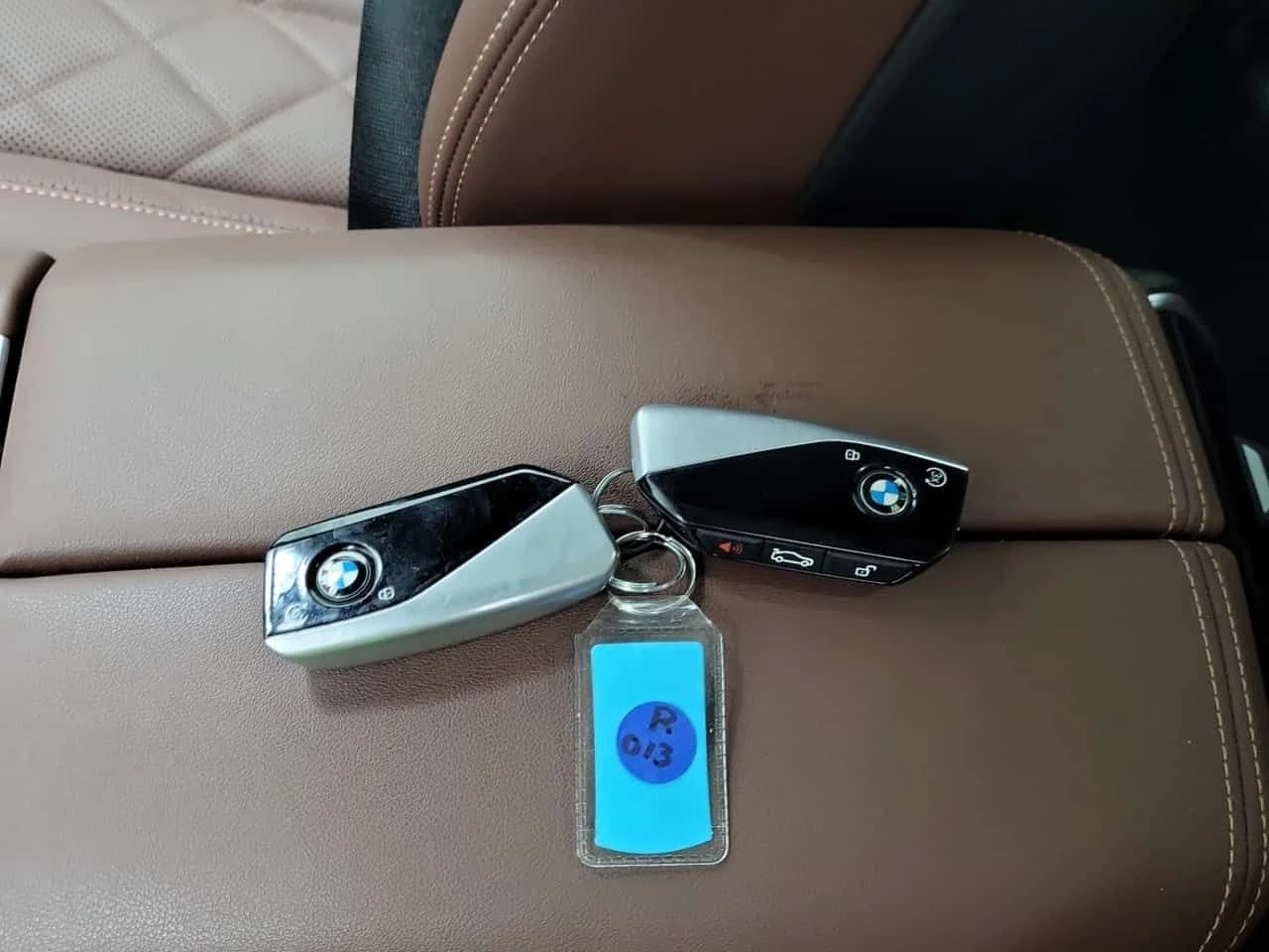 BMW X7 XDRIVE40I| PANO| HUD| 360| AMBIENT| CARFAX| 2 КЛЮЧ, снимка 17 - Автомобили и джипове - 53949737