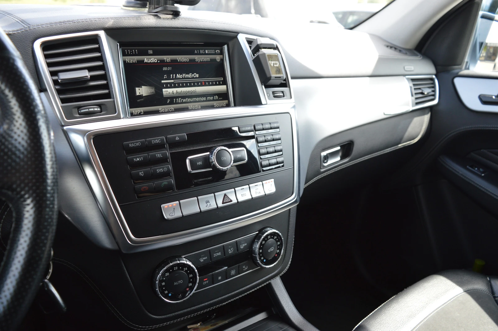 Mercedes-Benz ML 350 3.0CDI-AMG-EDITION 16, снимка 14 - Автомобили и джипове - 54526622