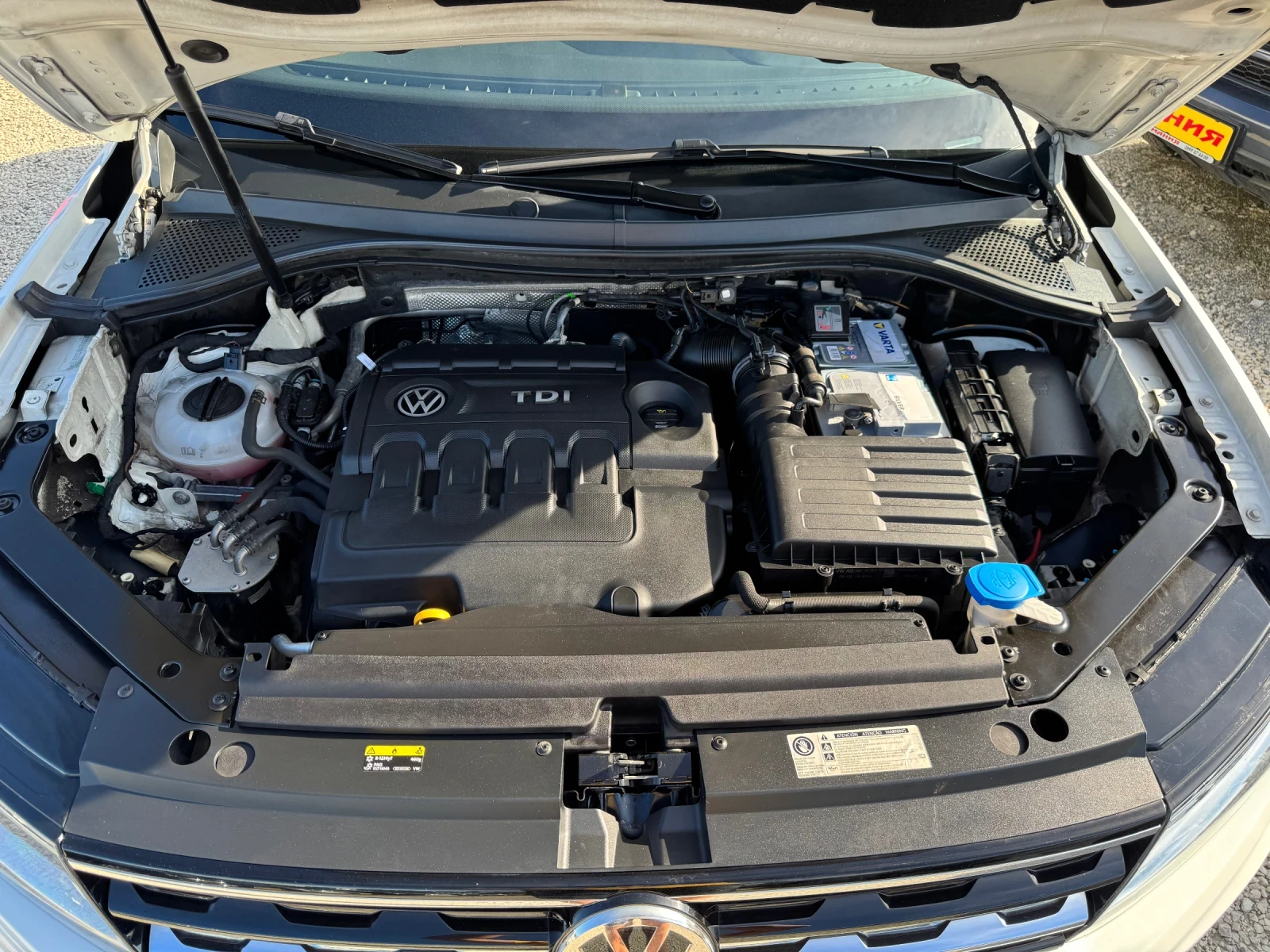 VW Tiguan 2.0TDI DSG Highline, снимка 17 - Автомобили и джипове - 54842924