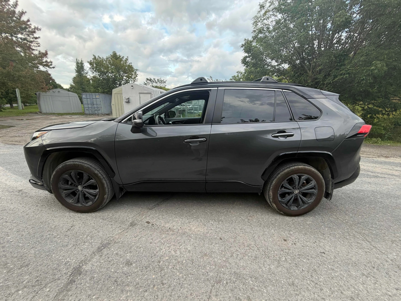Toyota Rav4 * Hybrid XSE * CARFAX * БЕЗ ПЪРВОНАЧАЛНА ВНОСКА, снимка 2 - Автомобили и джипове - 55948269