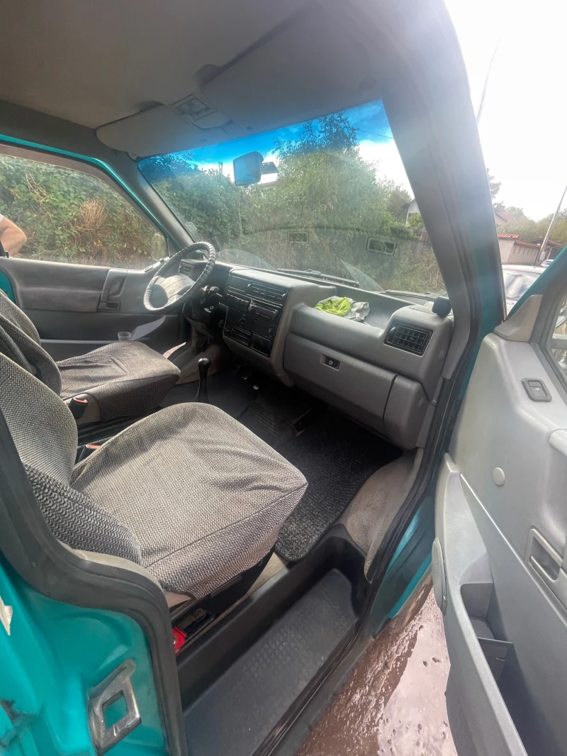 VW Caravelle, снимка 12 - Бусове и автобуси - 47498700