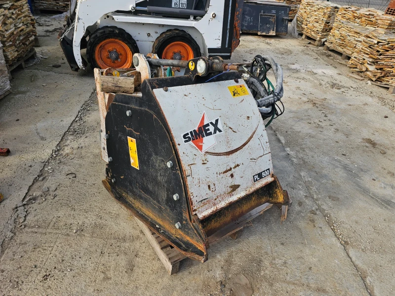 Асфалтополагаща машина Друга марка Фреза за мини челен товарач 