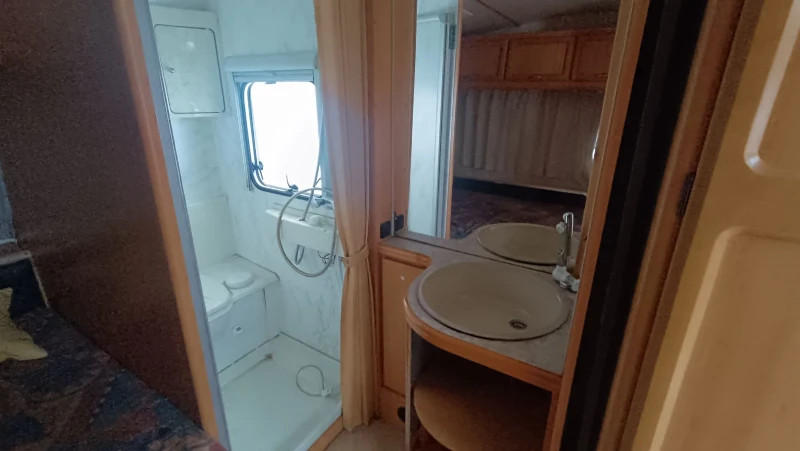 Каравана LMC Dominant 560, снимка 7 - Каравани и кемпери - 53147305