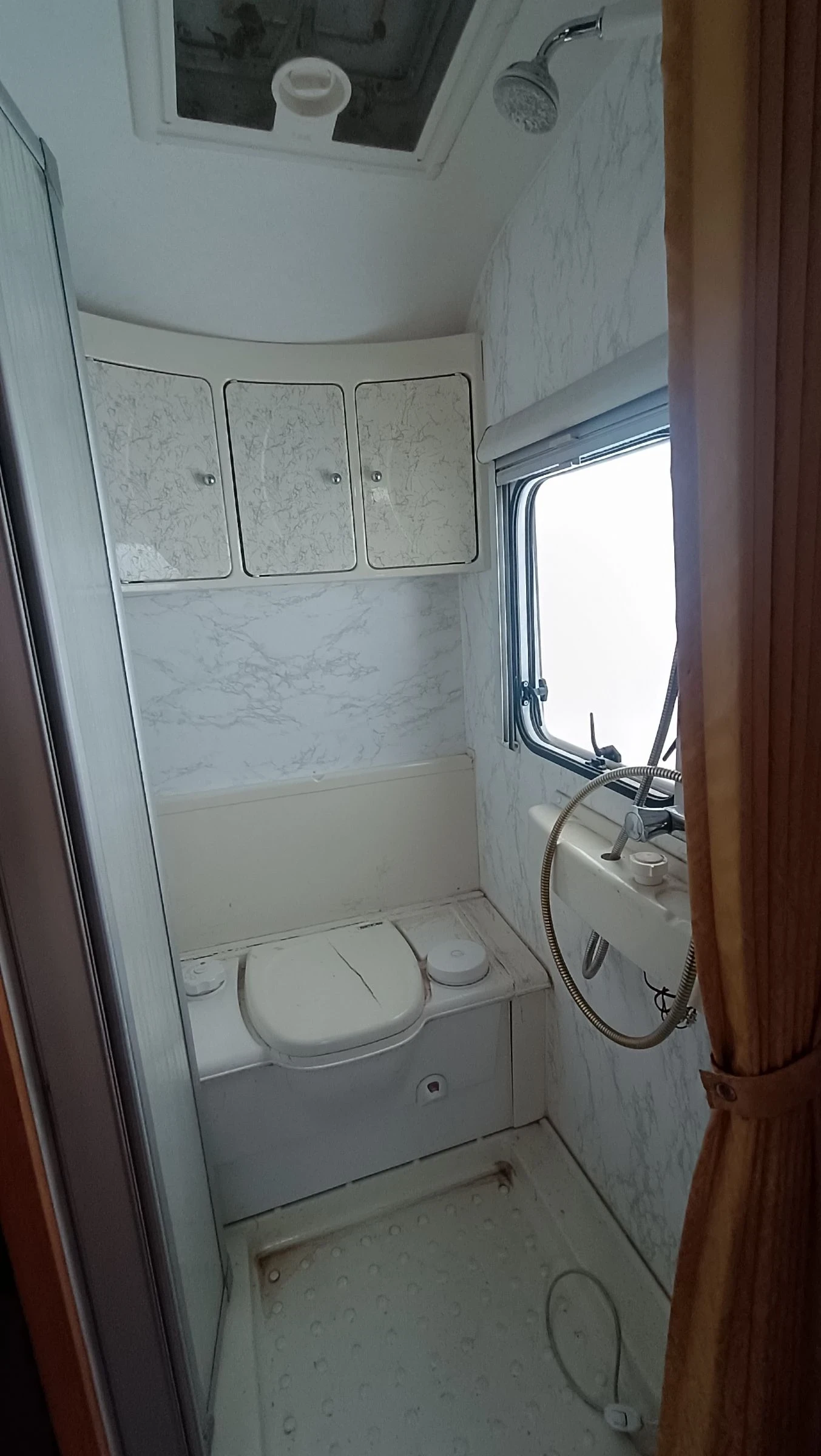 Каравана LMC Dominant 560 - изображение 8