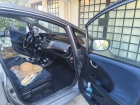 Обява за продажба на Honda Jazz Honda jazz 1.2 i-vtec бензин/газ ~7 200 лв. - изображение 11 | Auto.bg Обява за продажба на Honda Jazz Honda jazz 1.2 i-vtec бензин/газ ~7 200 лв. - изображение 11