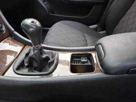 Mercedes-Benz C 180 Газ/бензин, снимка 9