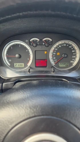 VW Golf 1.9 TDI 101к. Теглич! Климатроник., снимка 17