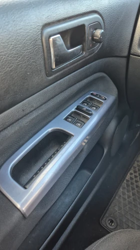 VW Golf 1.9 TDI 101к. Теглич! Климатроник., снимка 8