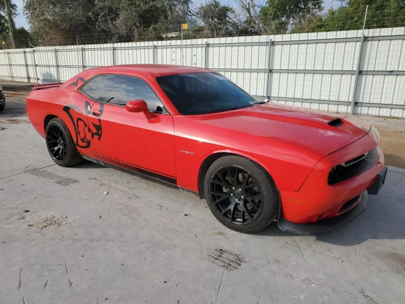 Dodge Challenger R/T, снимка 4 - Автомобили и джипове - 48760631