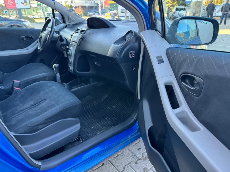 Toyota Yaris БГ, Обслужен, снимка 14 - Автомобили и джипове - 52588391