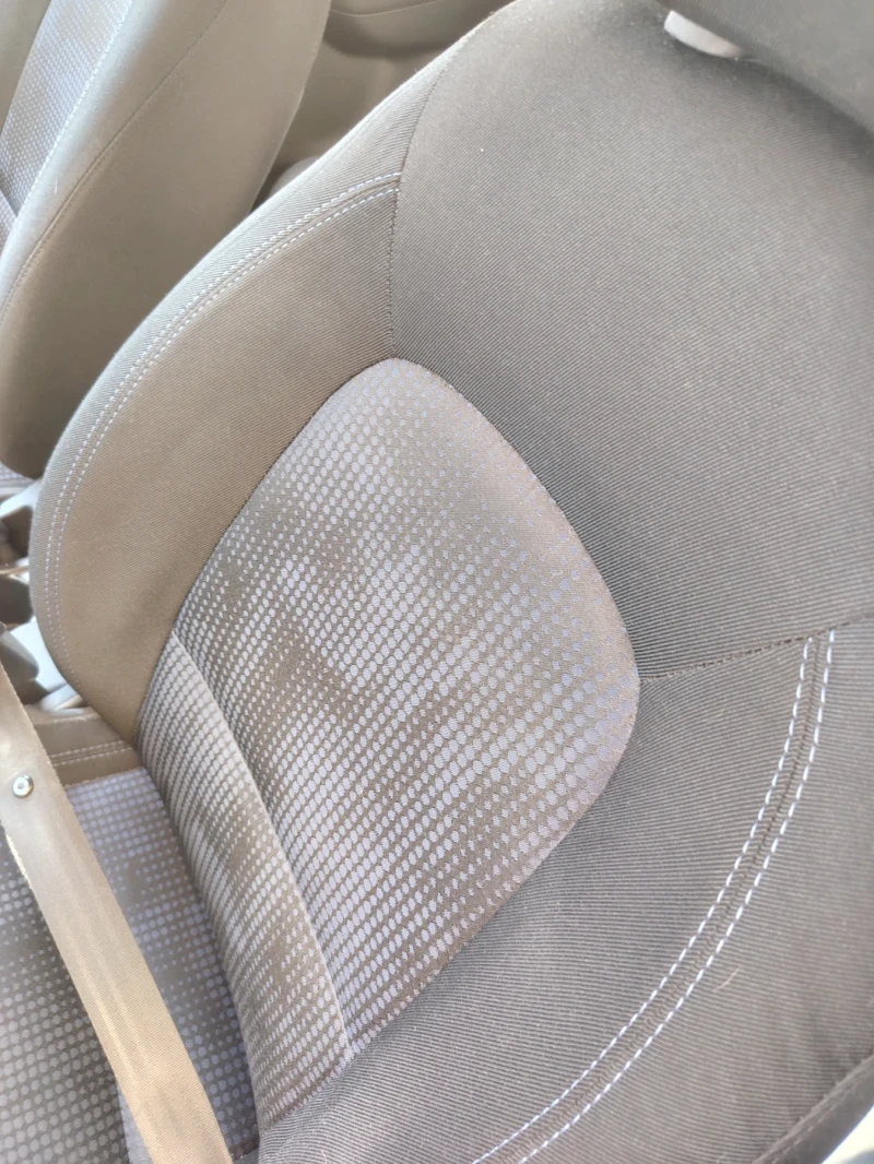 Hyundai Ix20 Хечбек, снимка 7 - Автомобили и джипове - 52332418