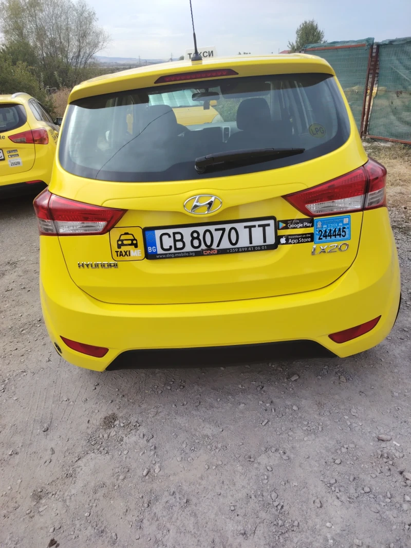 Hyundai Ix20 Хечбек, снимка 6 - Автомобили и джипове - 52332418