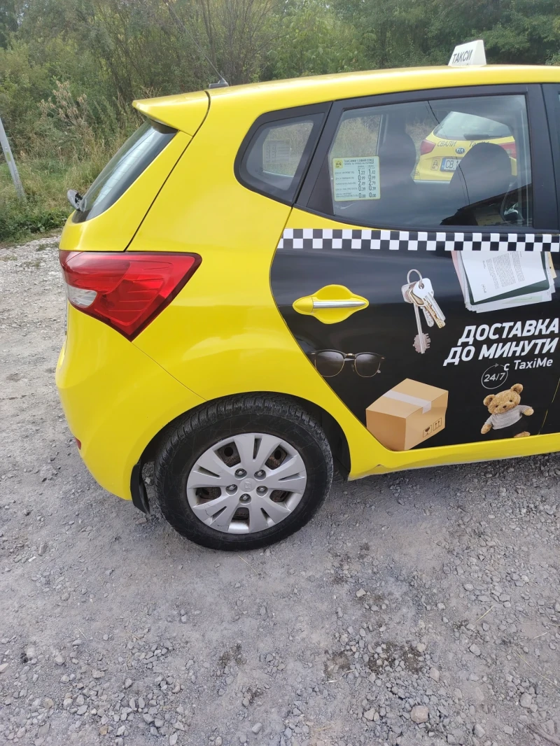 Hyundai Ix20 Хечбек, снимка 8 - Автомобили и джипове - 52332418