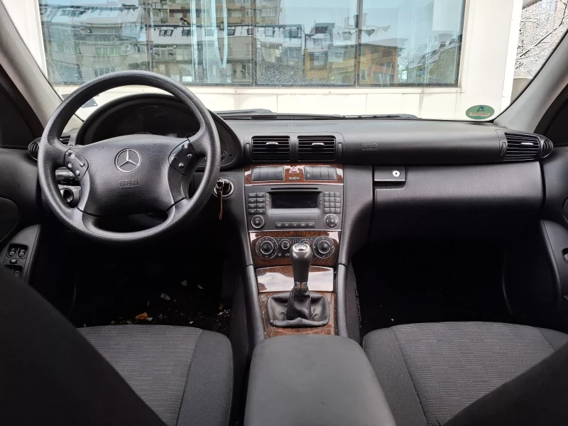 Mercedes-Benz C 180 Газ/бензин, снимка 7 - Автомобили и джипове - 52903239