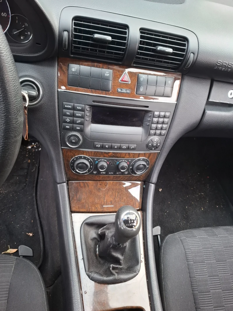 Mercedes-Benz C 180 Газ/бензин, снимка 8 - Автомобили и джипове - 52903239