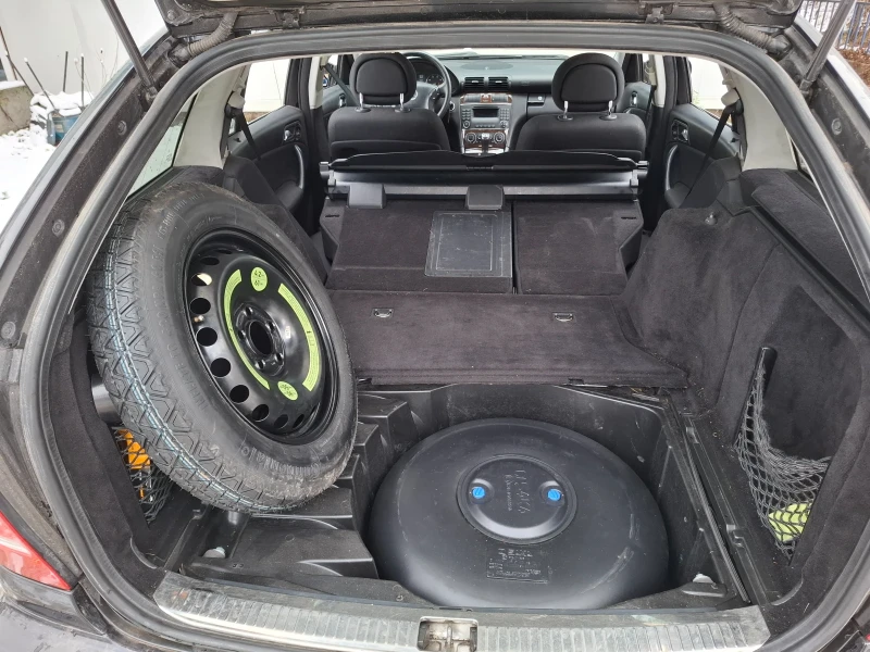 Mercedes-Benz C 180 Газ/бензин, снимка 12 - Автомобили и джипове - 52903239