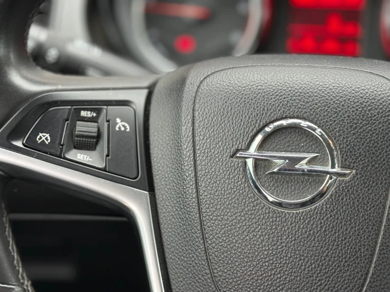 Opel Insignia Седан, 109000км, снимка 16 - Автомобили и джипове - 53161365