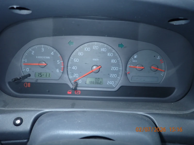 Volvo V40, снимка 8 - Автомобили и джипове - 53428993