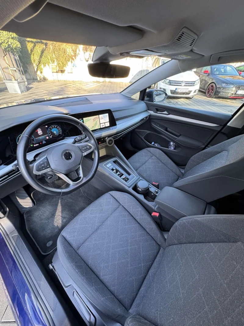 VW Golf 8 Life 2.0 TDI, снимка 10 - Автомобили и джипове - 53511829
