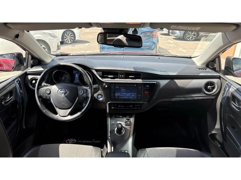 Toyota Auris 1.8HSD SOL, снимка 8 - Автомобили и джипове - 54254616