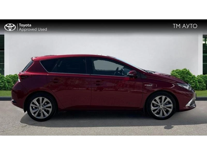 Toyota Auris 1.8HSD SOL, снимка 17 - Автомобили и джипове - 54254616