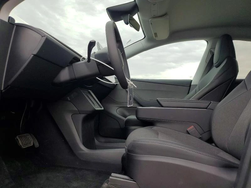 Tesla Model Y JUNIPER / AWD / LONG RANGE / ТЪРГ 09.10., снимка 7 - Автомобили и джипове - 56379903