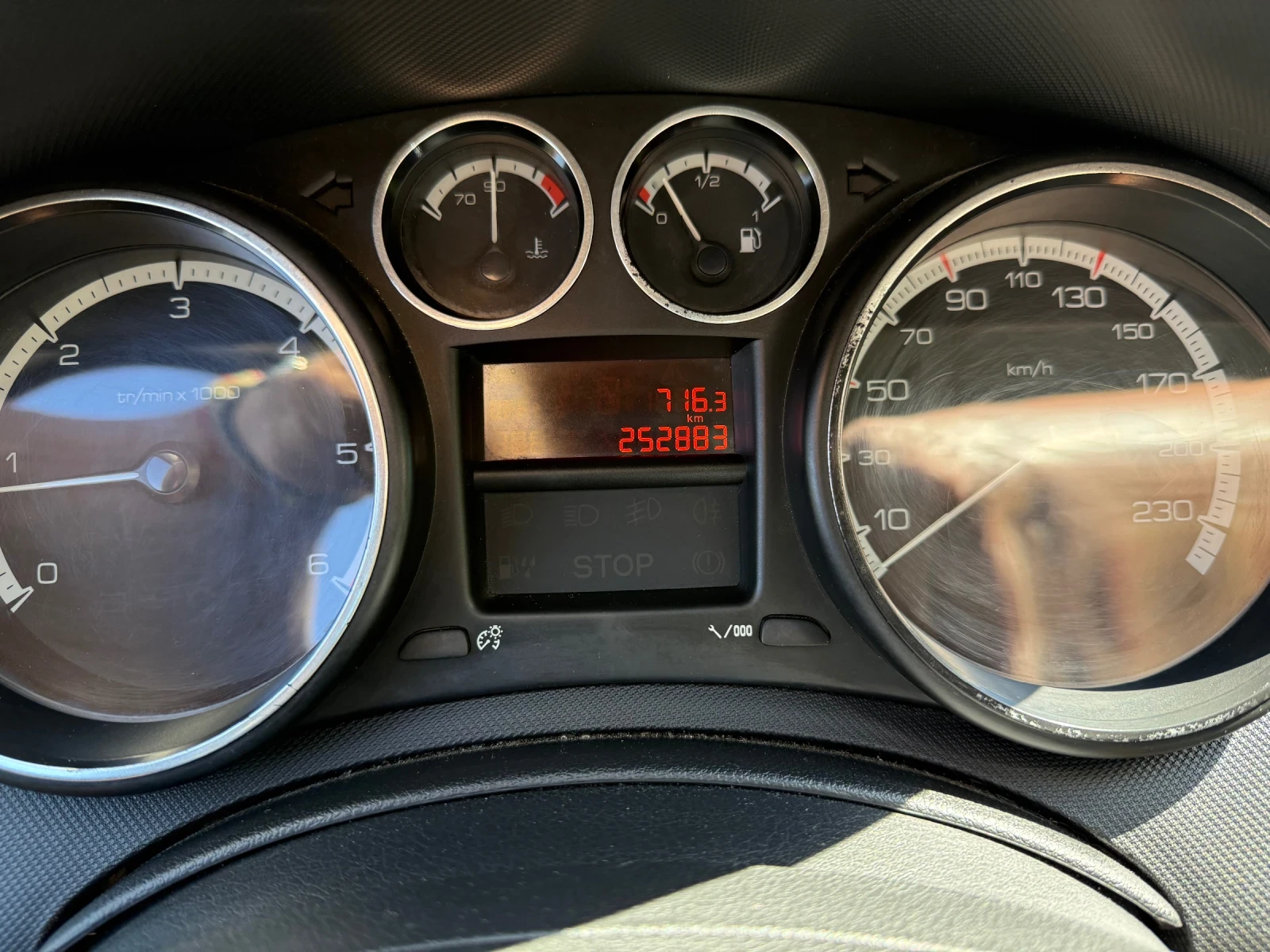 Peugeot 308 1.6 HDI - изображение 7