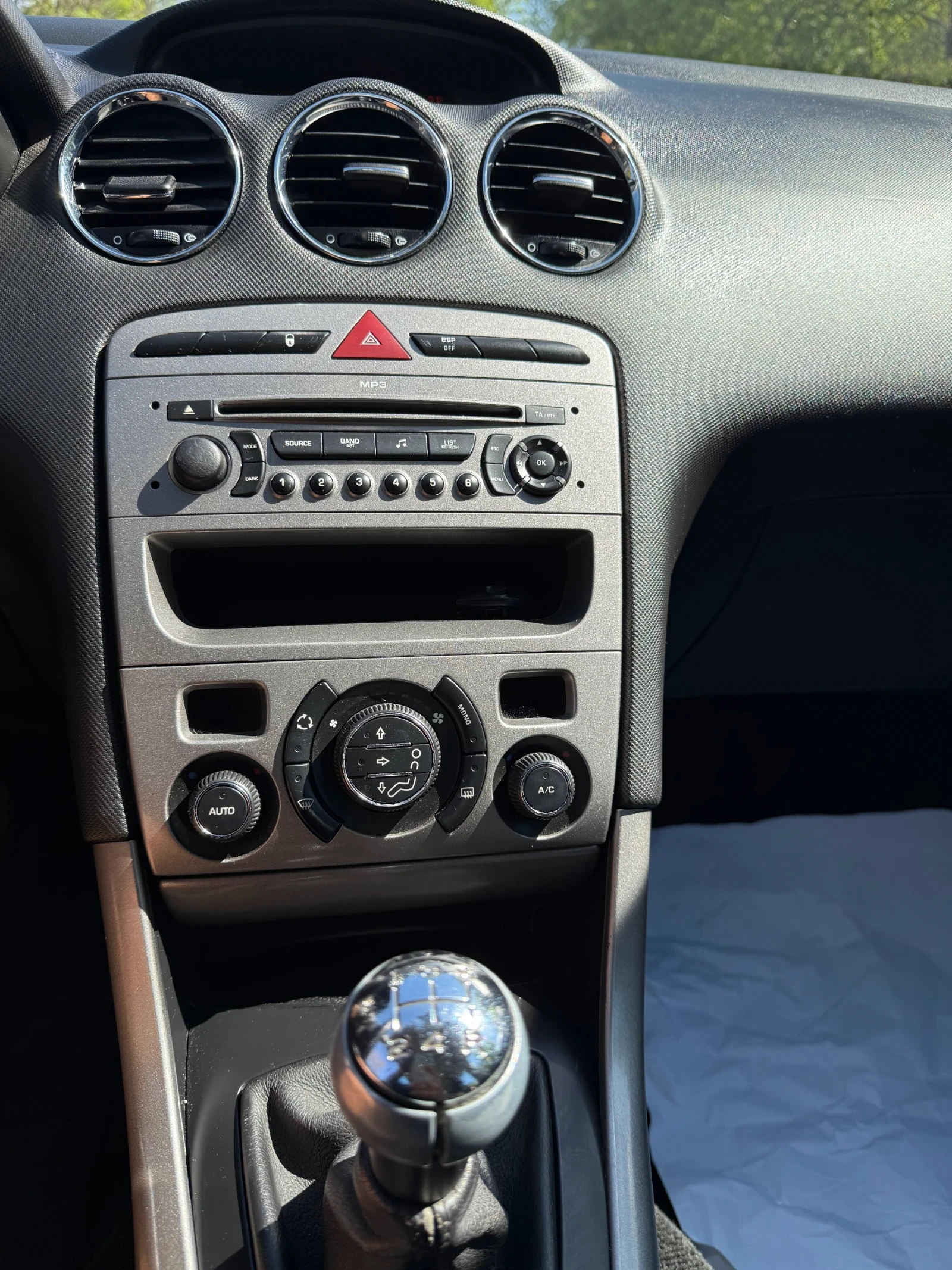 Peugeot 308 1.6 HDI - изображение 9