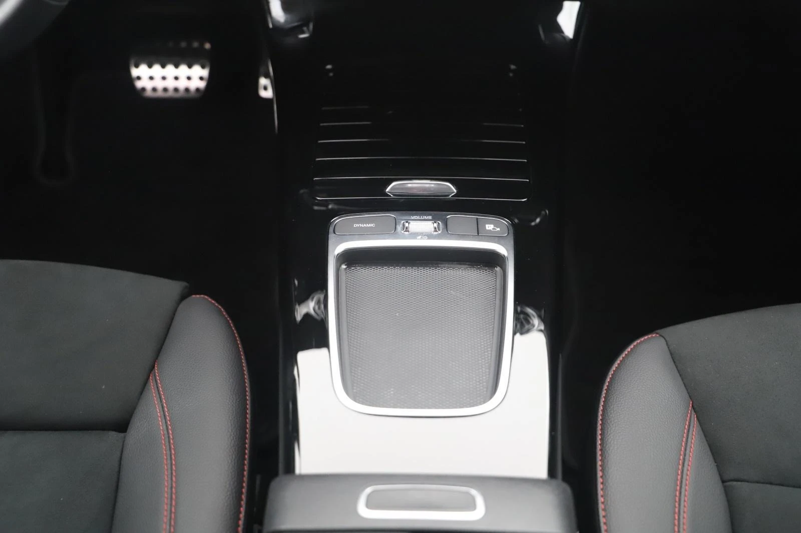 Mercedes-Benz CLA 220 4M* AMG* DISTR* NIGHT* LED* CAM* CARPLAY*  - изображение 9