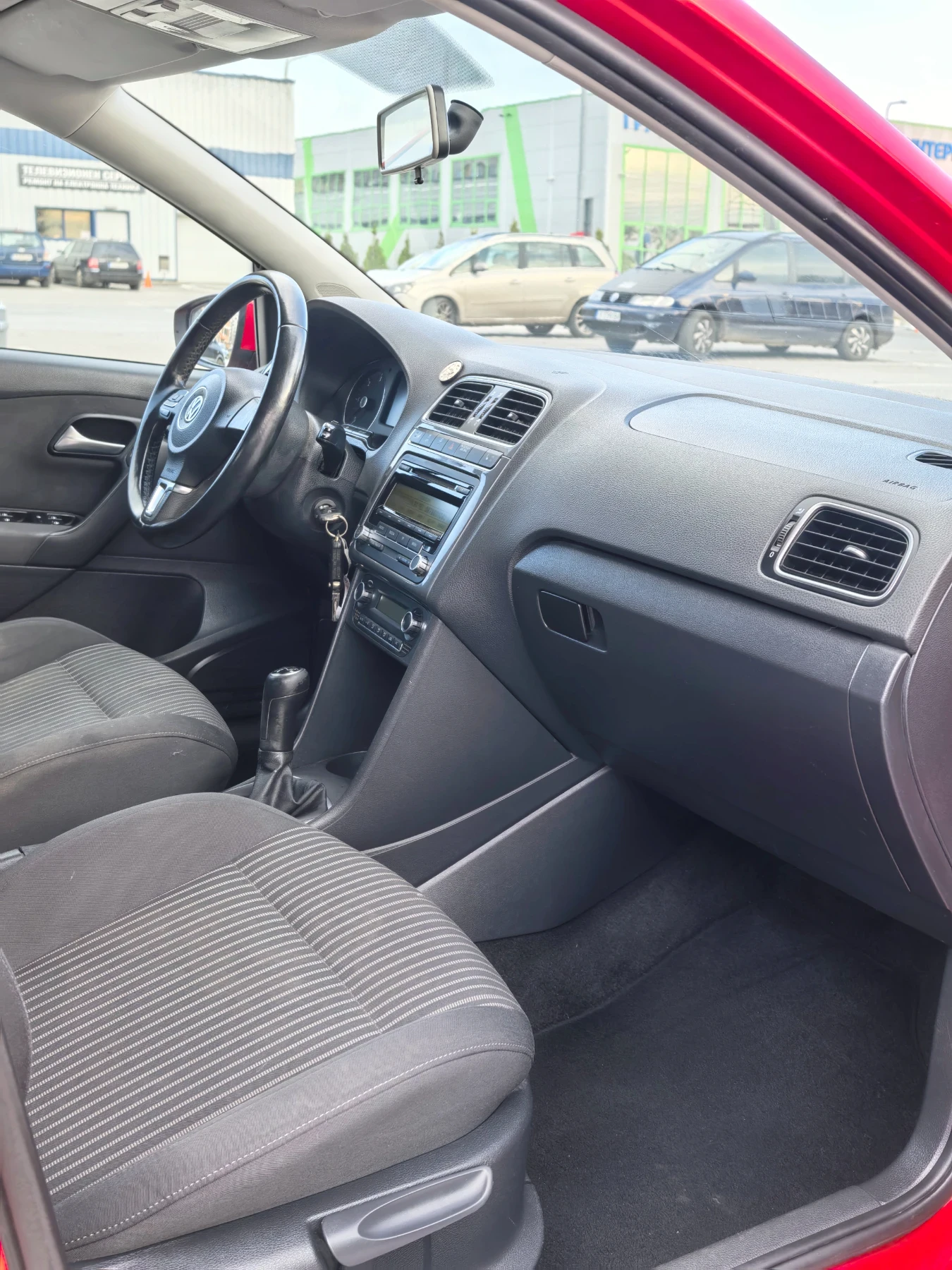 VW Polo 1.6 TDI * 90 к.с - изображение 8