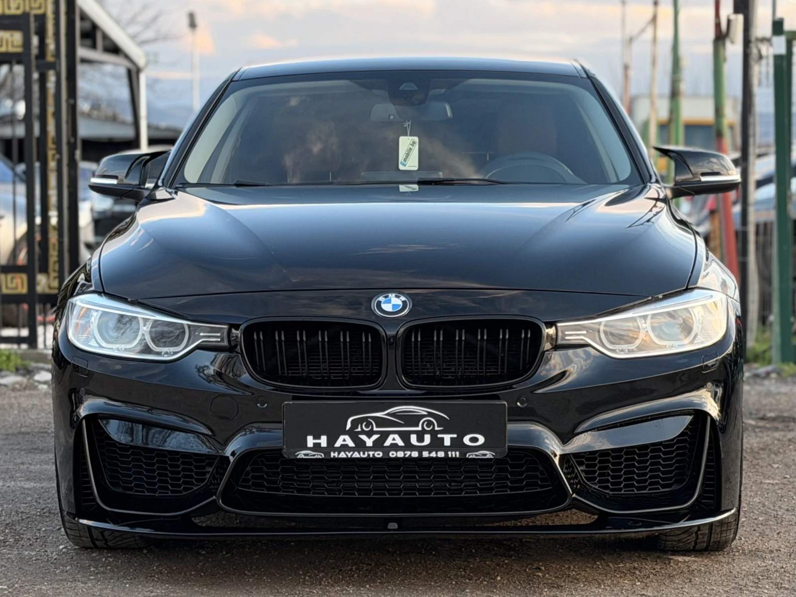 BMW 330 d= M-performance= HUD= Keyless Go= Подгрев=  - изображение 2